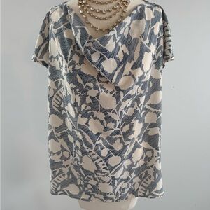 Ann Taylor factory Cream Graphic Short Sleeve Blouse